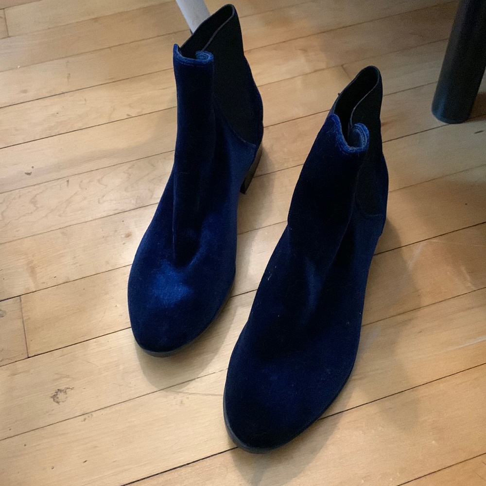 NWOT Aldo Midnight Blue Velvet Boots ALL SHOES $10